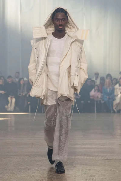 Look 4